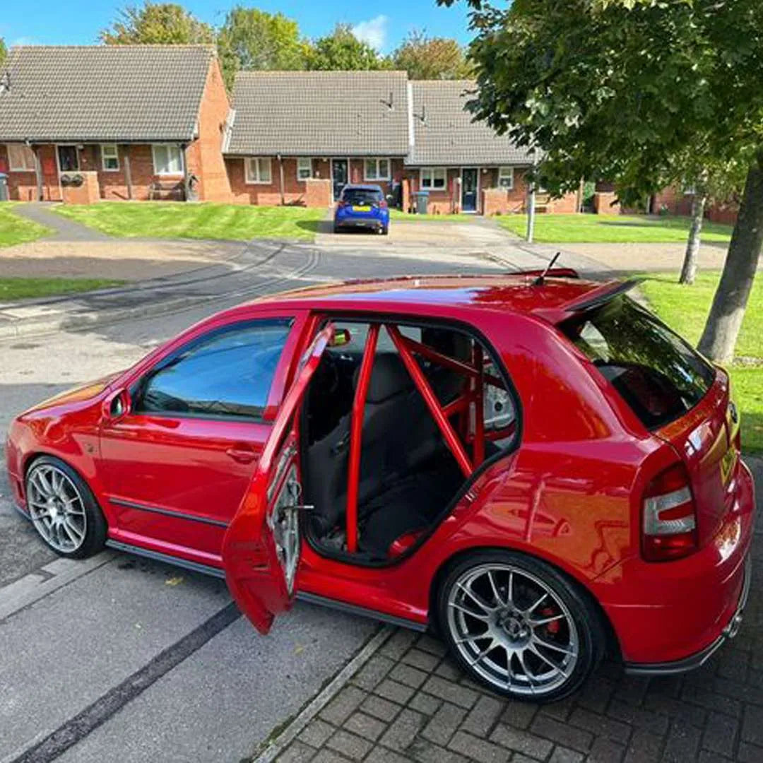 Mk1 Fabia Bolt in half cage