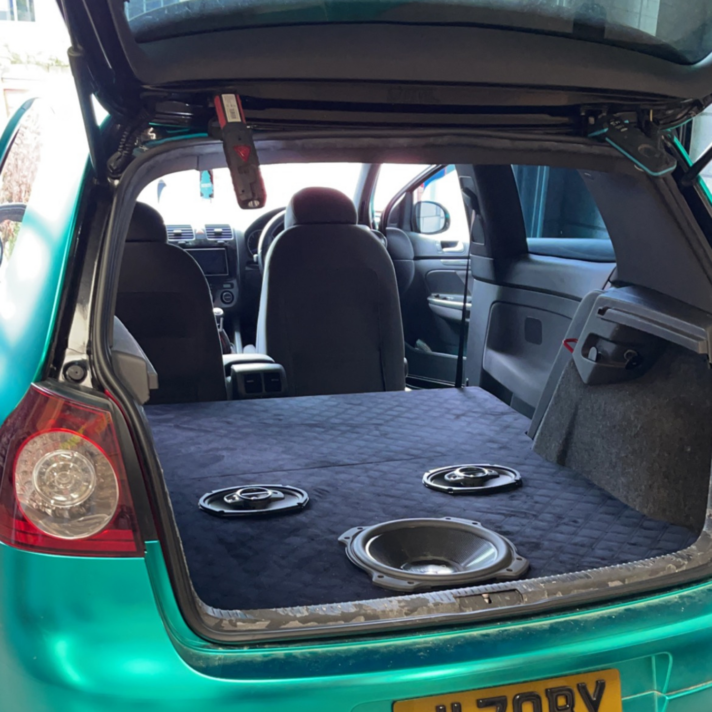 VW Golf Mk5 GTI R32 rear seat delete