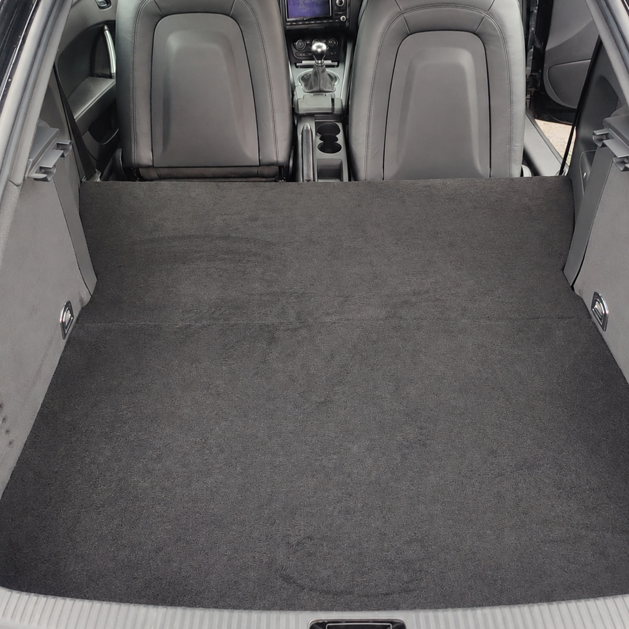 Audi TT Mk2 8J installed floor kit